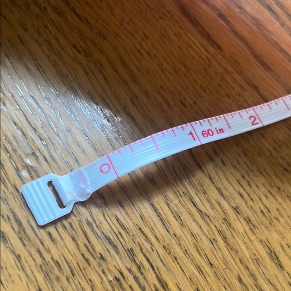 Poshmark White Tape Measure NEW - Picture 3 of 3